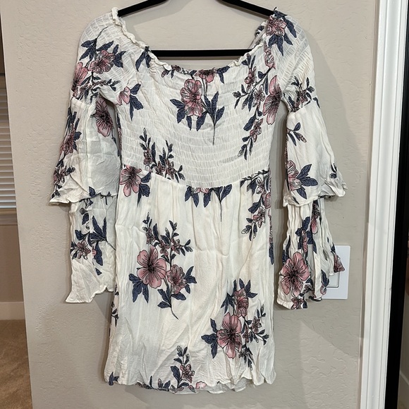 Whimsical Floral Dress - Picture 2 of 3